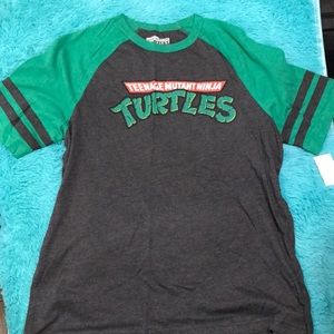 NINJA TURTLES MENS SHIRT
SIZE Large
BRAND NEW